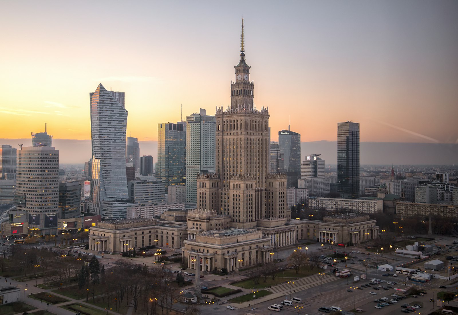 Panorama centrum Warszawy z biurowcami